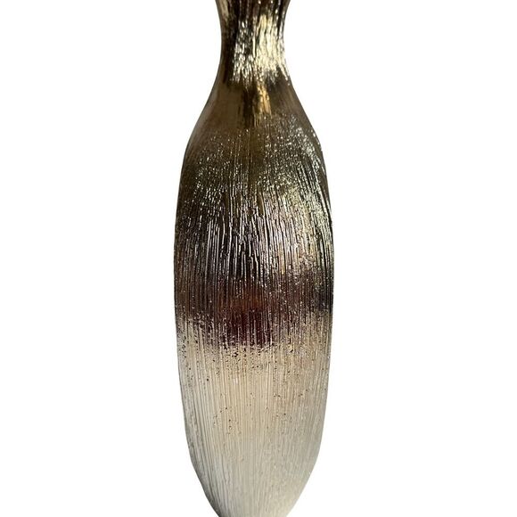 Textured silver vase, geometric oval shape with center cut out. Modern, sleek. - Picture 2 of 3